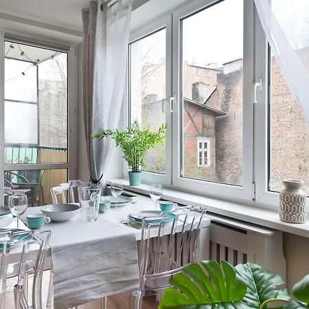 Stay Hip In Vibrant Centrally Located Apartment In Old Town Danzica Esterno foto