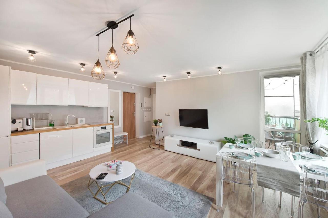 Stay Hip In Vibrant Centrally Located Apartment In Old Town Danzica Esterno foto
