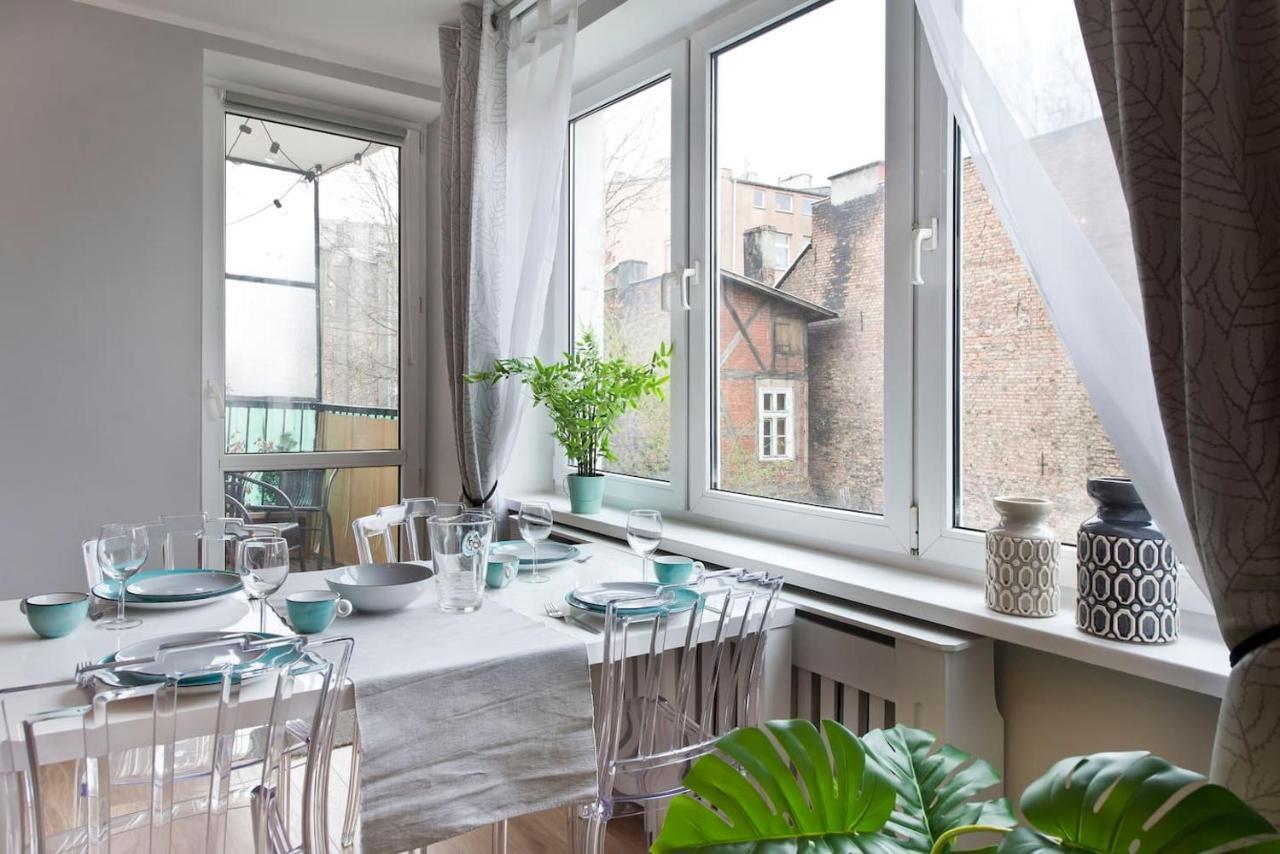 Stay Hip In Vibrant Centrally Located Apartment In Old Town Danzica Esterno foto