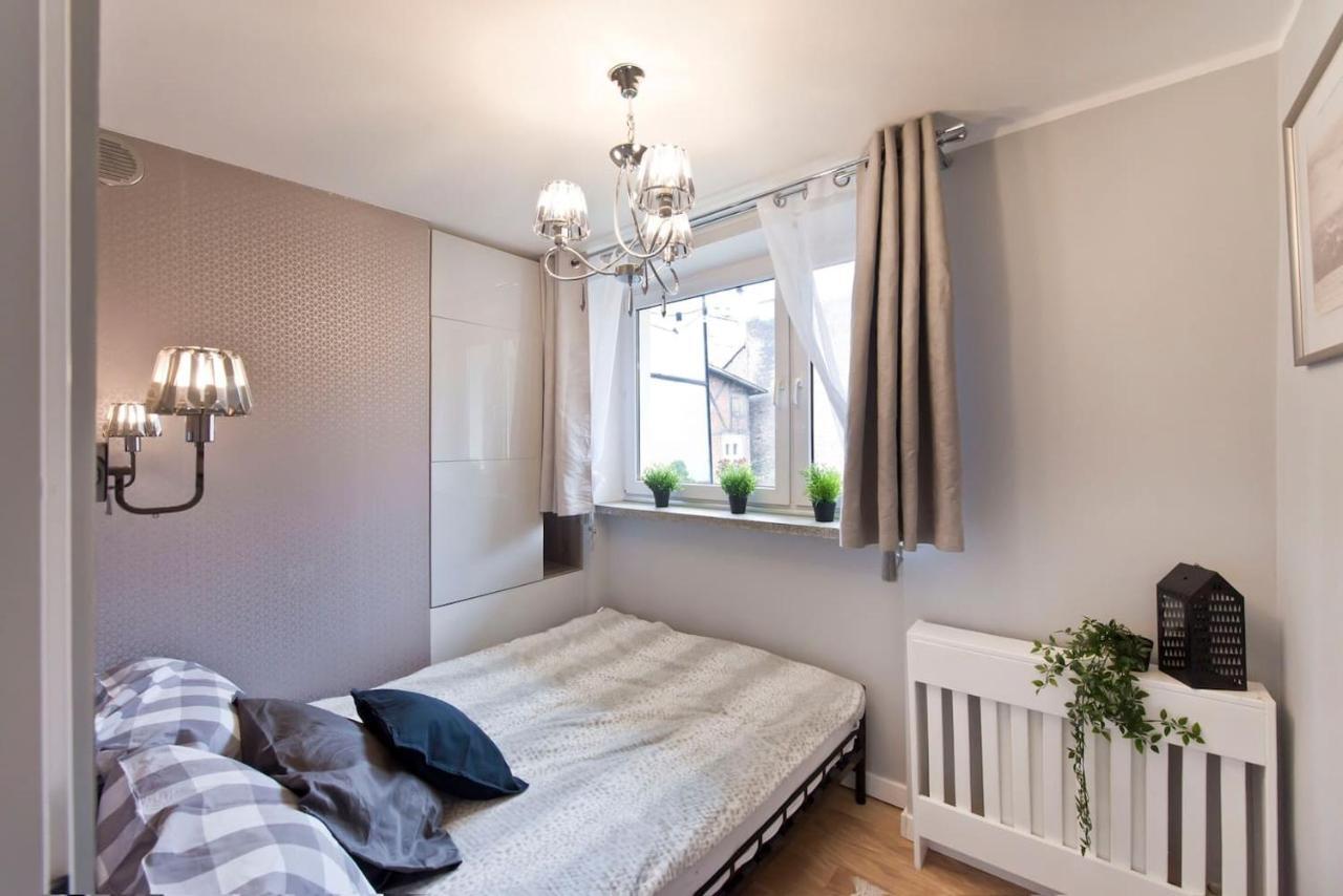 Stay Hip In Vibrant Centrally Located Apartment In Old Town Danzica Esterno foto