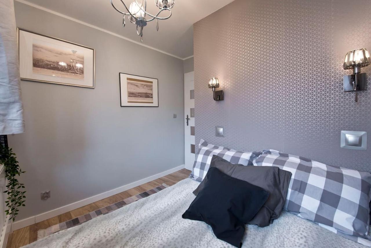 Stay Hip In Vibrant Centrally Located Apartment In Old Town Danzica Esterno foto