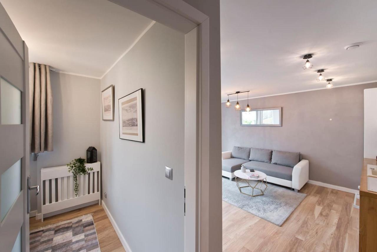 Stay Hip In Vibrant Centrally Located Apartment In Old Town Danzica Esterno foto
